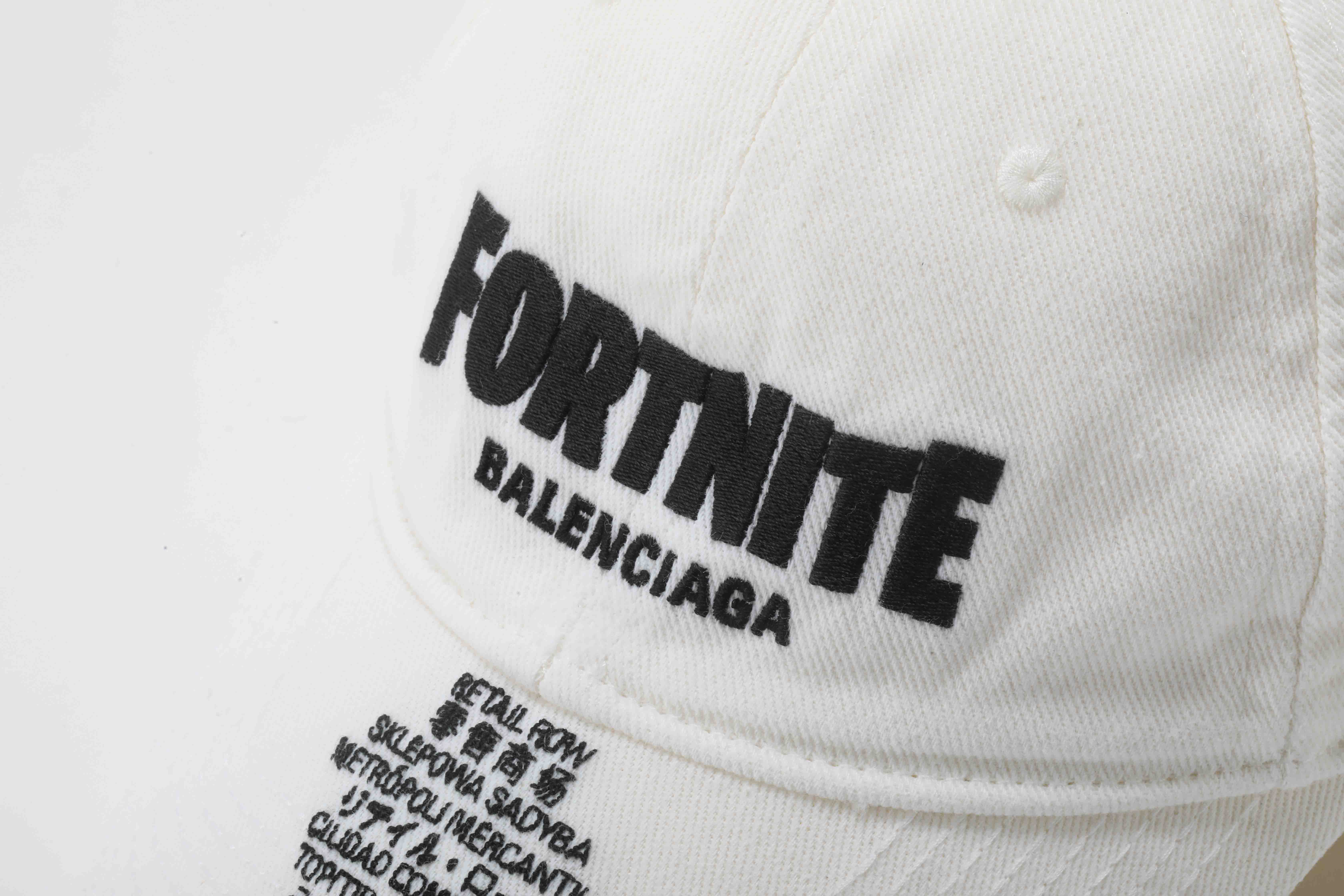 Balenciaga × Fortnite コラボキャップ